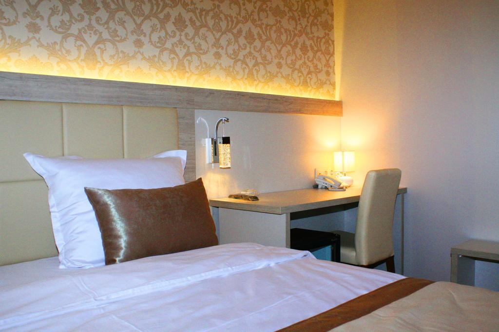 Hotel Elegance Ilidža Rom bilde